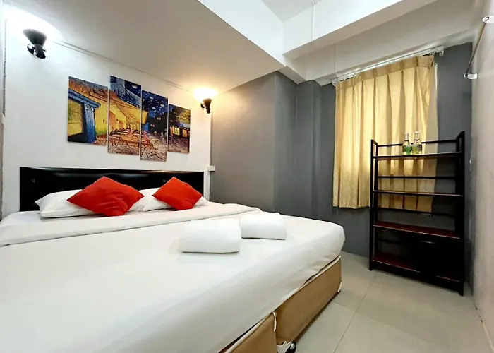 Happio Near Chabad House Guest house 2*