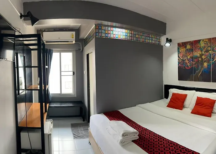 Happio Near Chabad House Guest house 2*